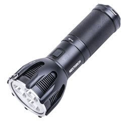 Nextorch Saint Torch 30 V2.0 LED Taschenlampe mit Akkupack 0 Volt